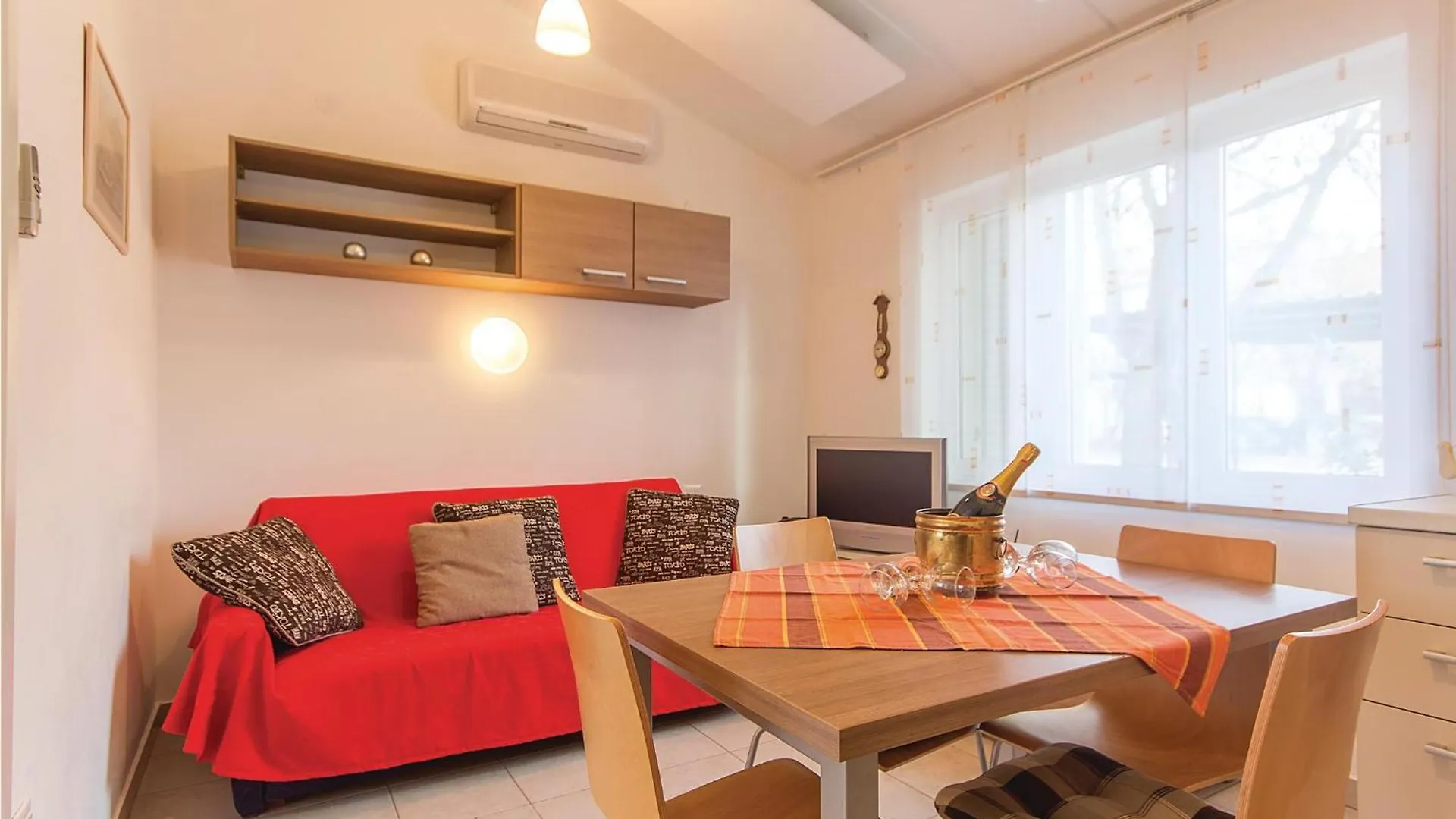 Stunning Home In Barbariga With Wifi